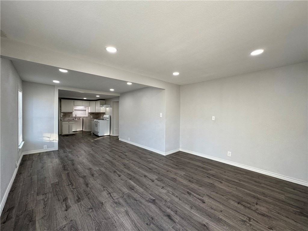 834 Van Cura Dr - Photo 5 of 19