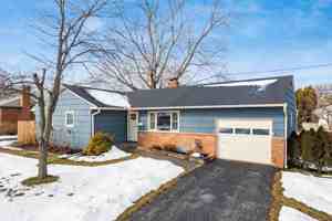 featured image of 724 Drummond Ct