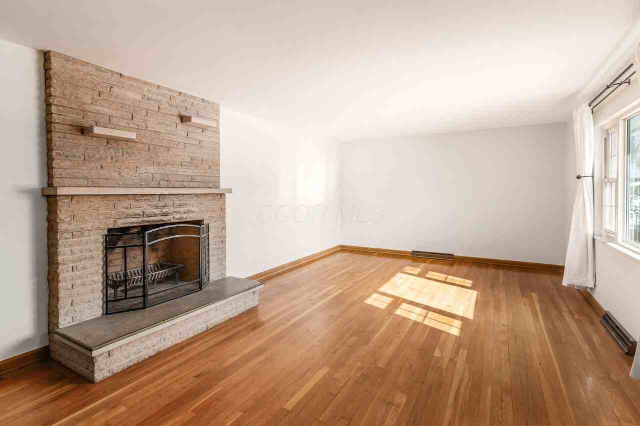 724 Drummond Ct - Photo 3 of 19