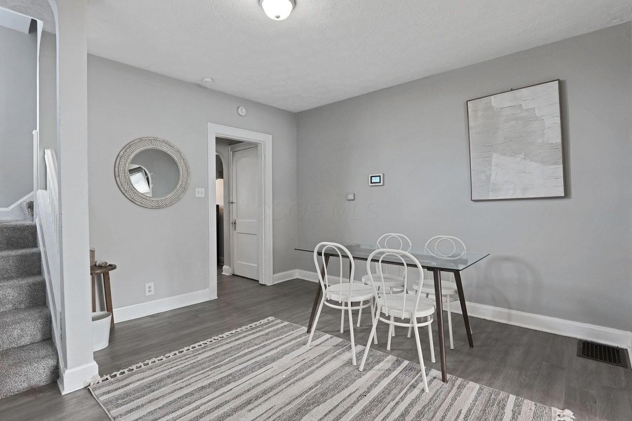 1125 Wilson Ave - Photo 4 of 15