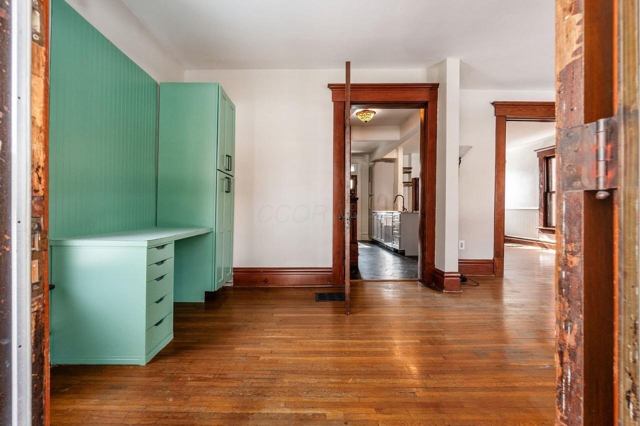 415 W 5th Ave - Photo 2 of 38