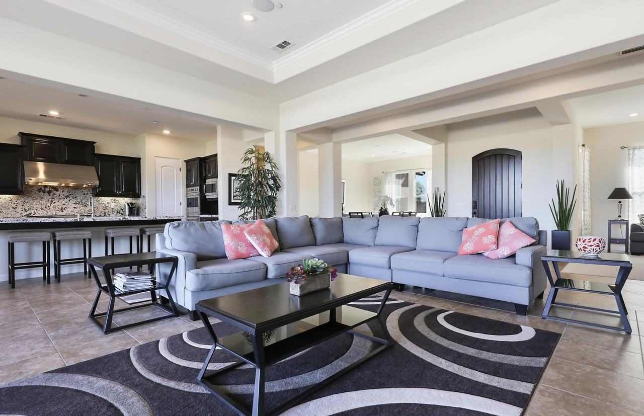 81600 Macbeth St - Photo 3 of 33