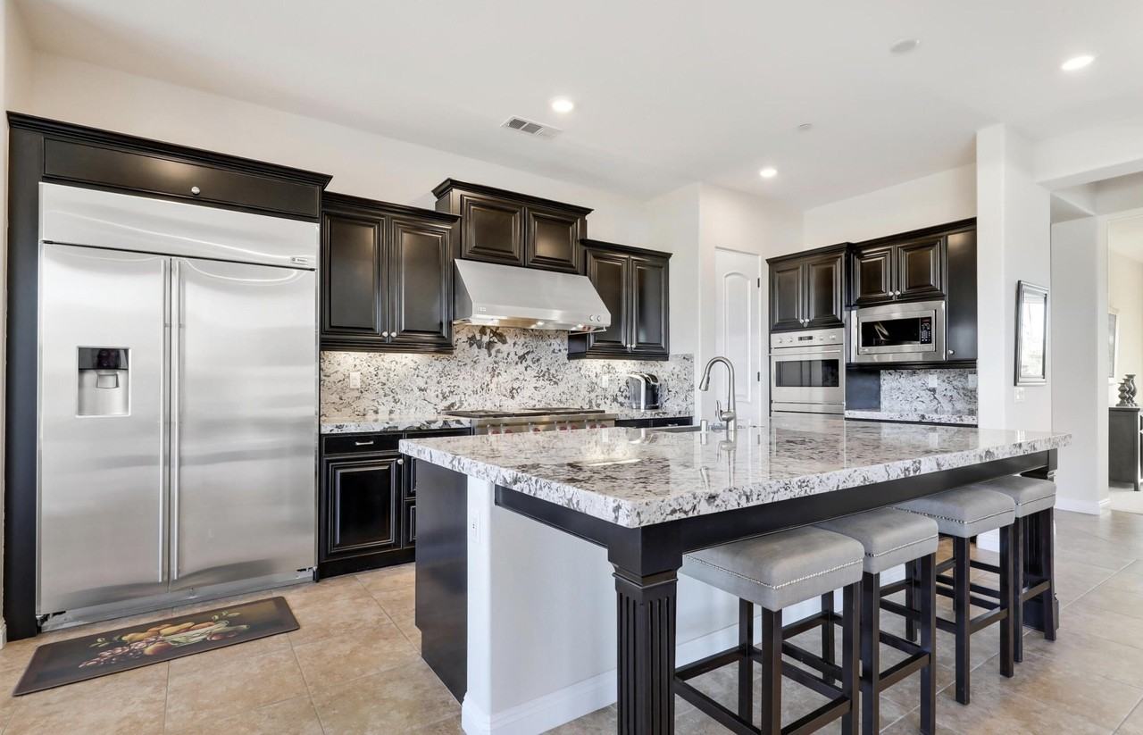 81600 Macbeth St - Photo 7 of 33