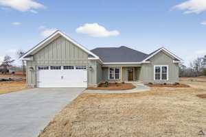featured image of 213 Saraland Trl