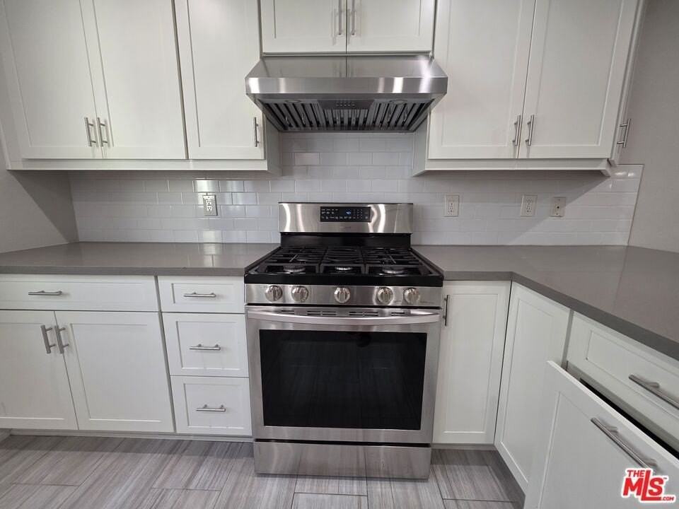 4866 1/2 Mcconnell Ave - Photo 4 of 37