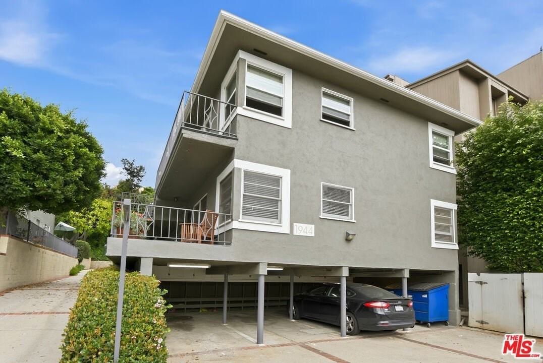 1944 S Beverly Glen Blvd Apt 6 #6