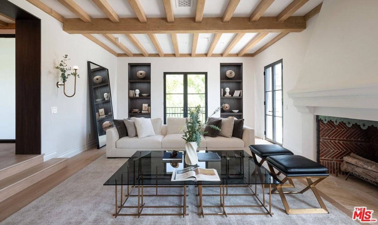 1121 Tower Rd - Photo 7 of 35