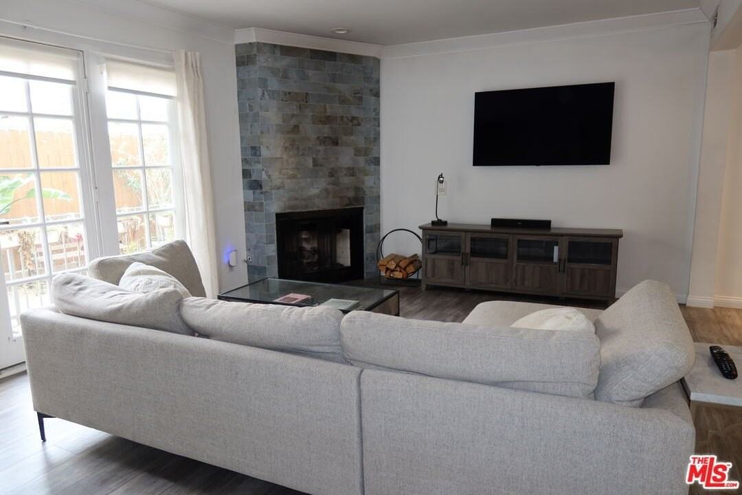 944 Palm Ave Apt 2 #2 - Photo 5 of 17