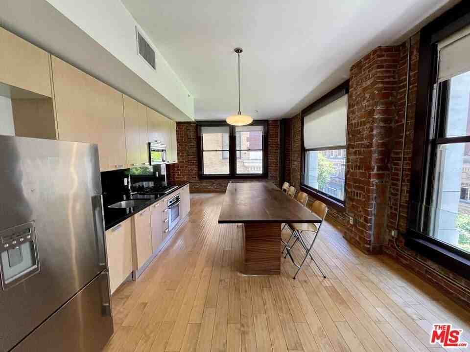 460 S Spring St Apt 312 #312 - Photo 4 of 16