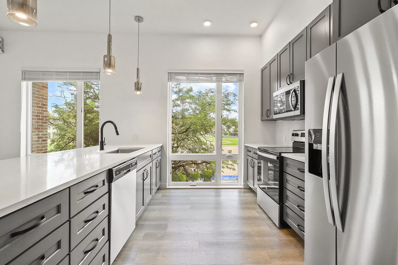 1775 South Pearl Street, Unit 232W - Photo 5 of 10