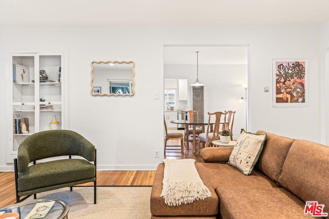 329 S Reeves Dr - Photo 6 of 29