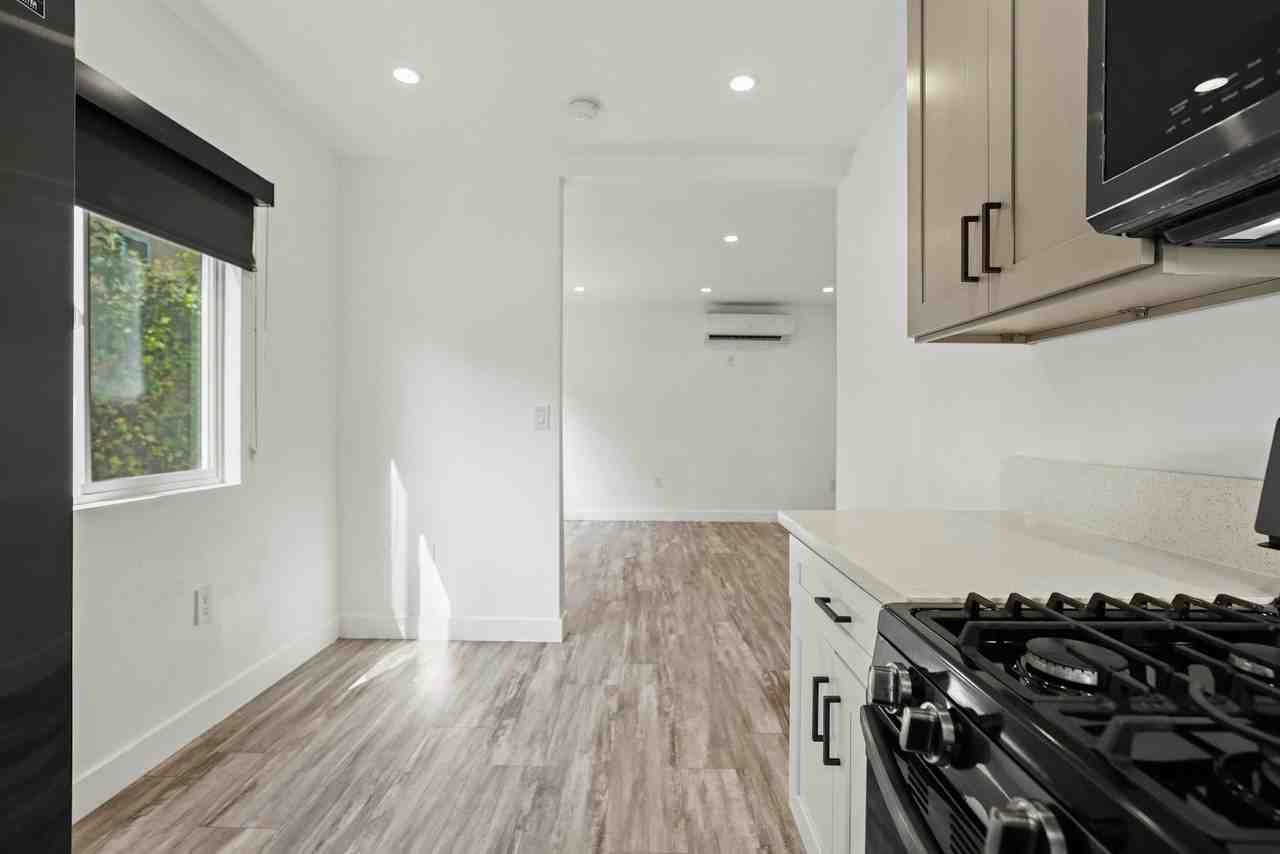 2511 Pennsylvania Avenue, Unit 1 - Photo 3 of 17