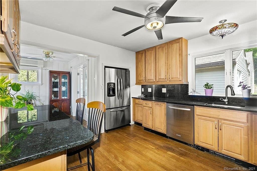 2 Horseshoe Drive - Photo 5 of 15