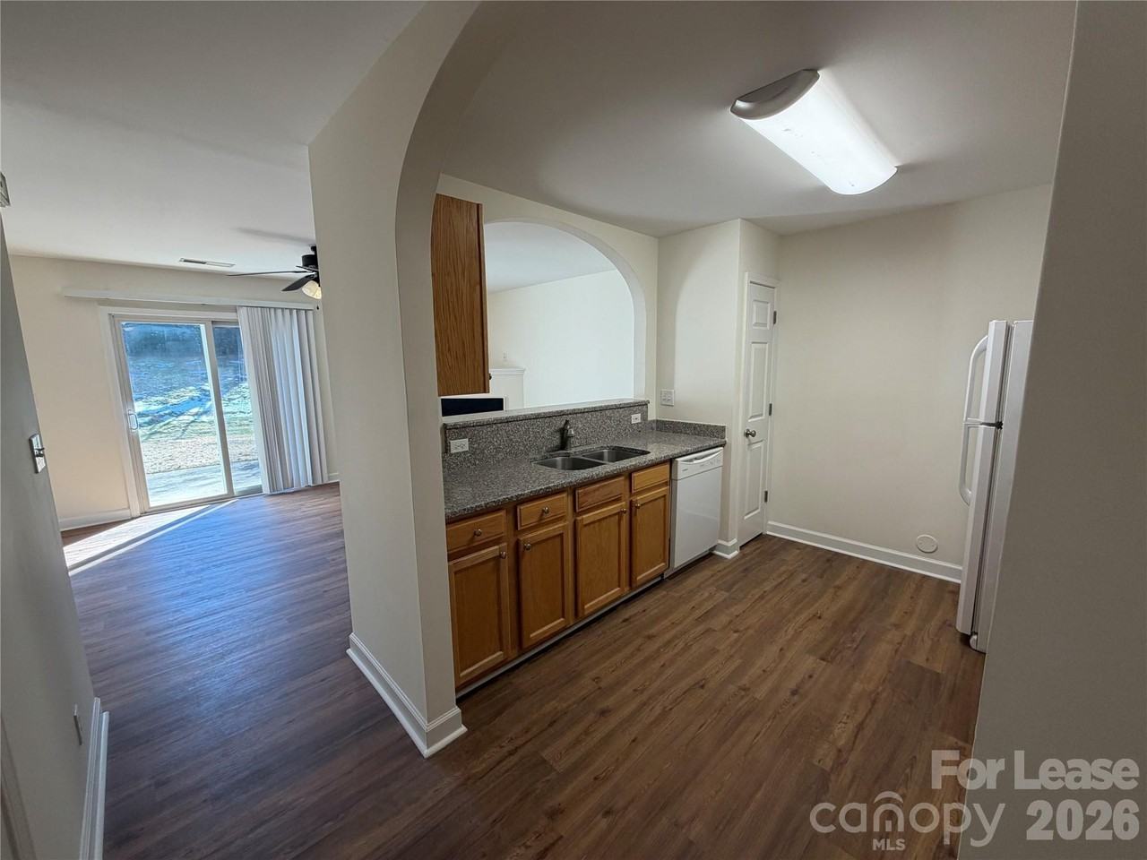 7499 Bluff Point Ln - Photo 3 of 14