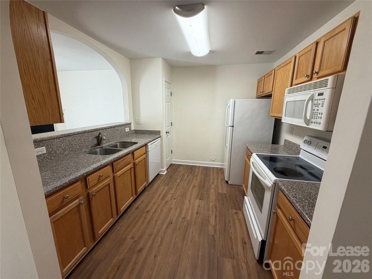 7499 Bluff Point Ln - Photo 4 of 14