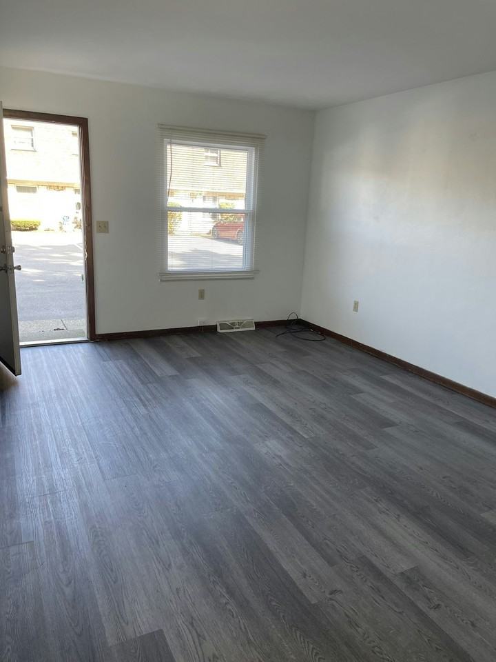 4163 West Ridge Road, Unit 3 - Photo 4 of 18