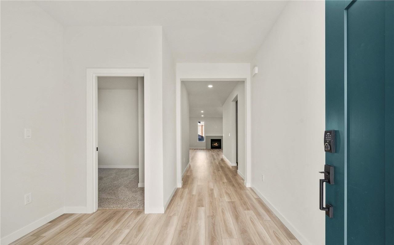 5970 Thornhill Avenue Southwest - Photo 4 of 26