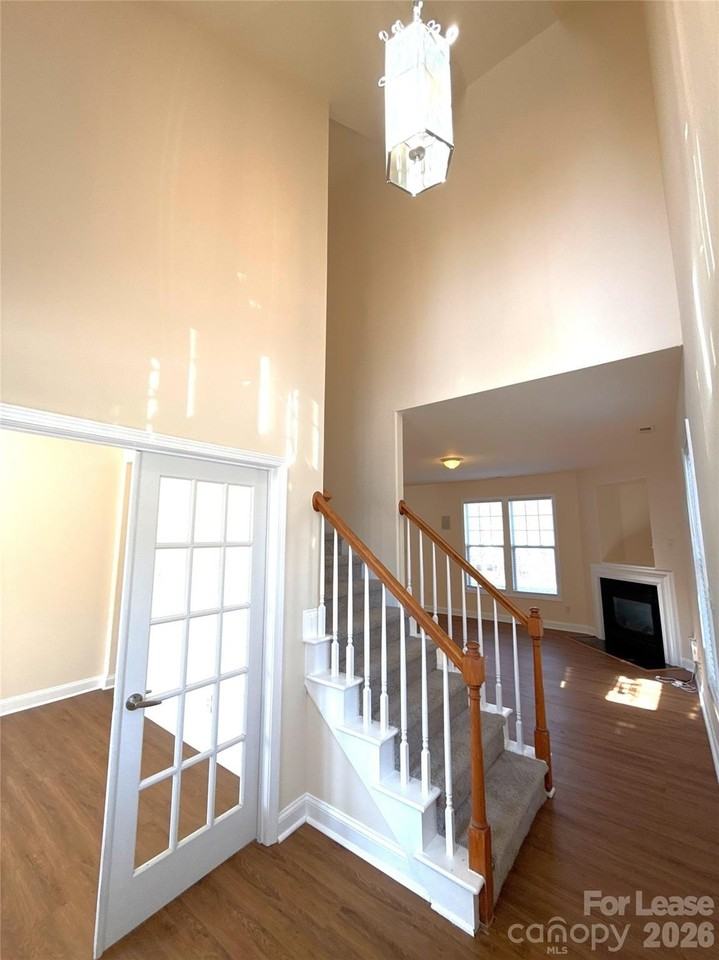 10082 Paisley Dr - Photo 3 of 20