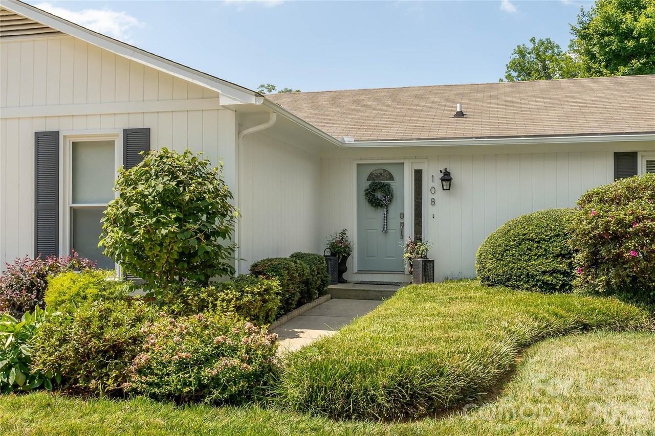 108 Surfside Ln - Photo 4 of 41