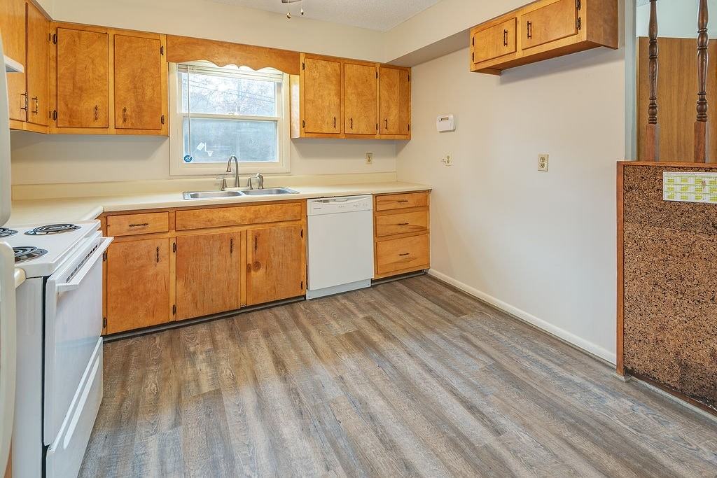 17 Clinton Avenue - Photo 4 of 15