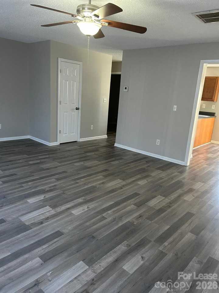 9510 Isaac Hunter Dr - Photo 3 of 17