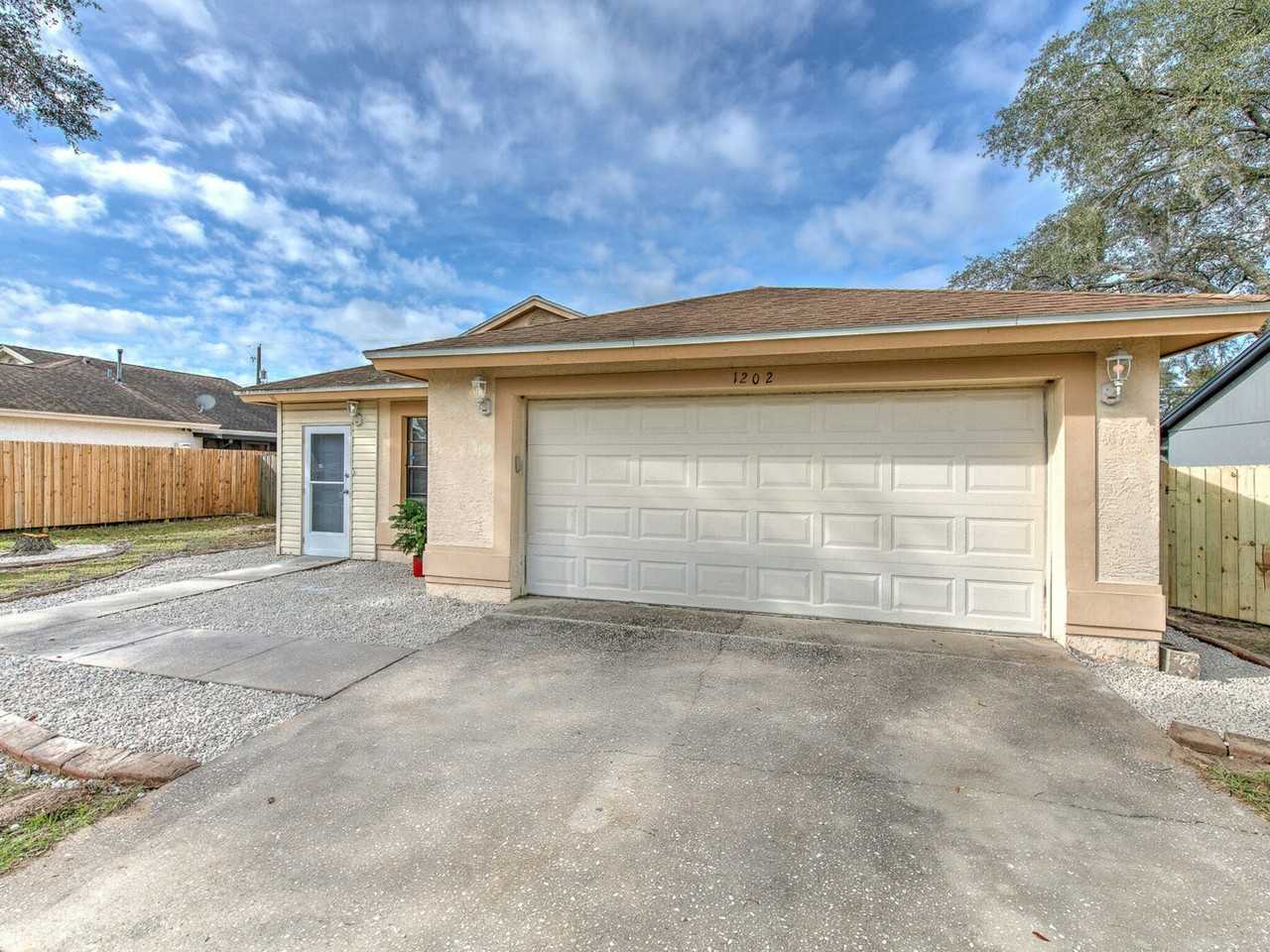 1202 Windhorst Ridge Drive - Photo 3 of 41