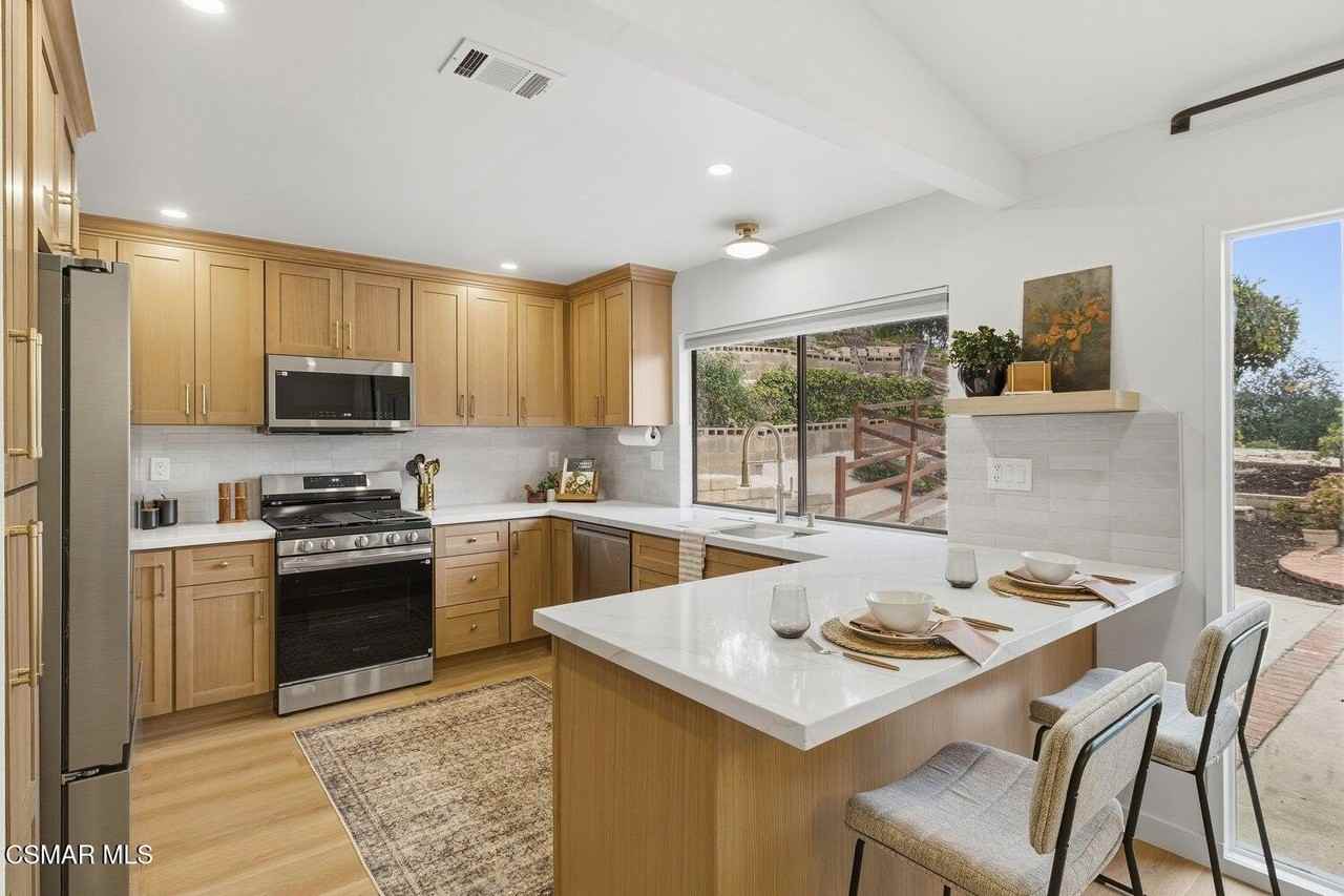 822 Rim Crest Dr - Photo 2 of 41