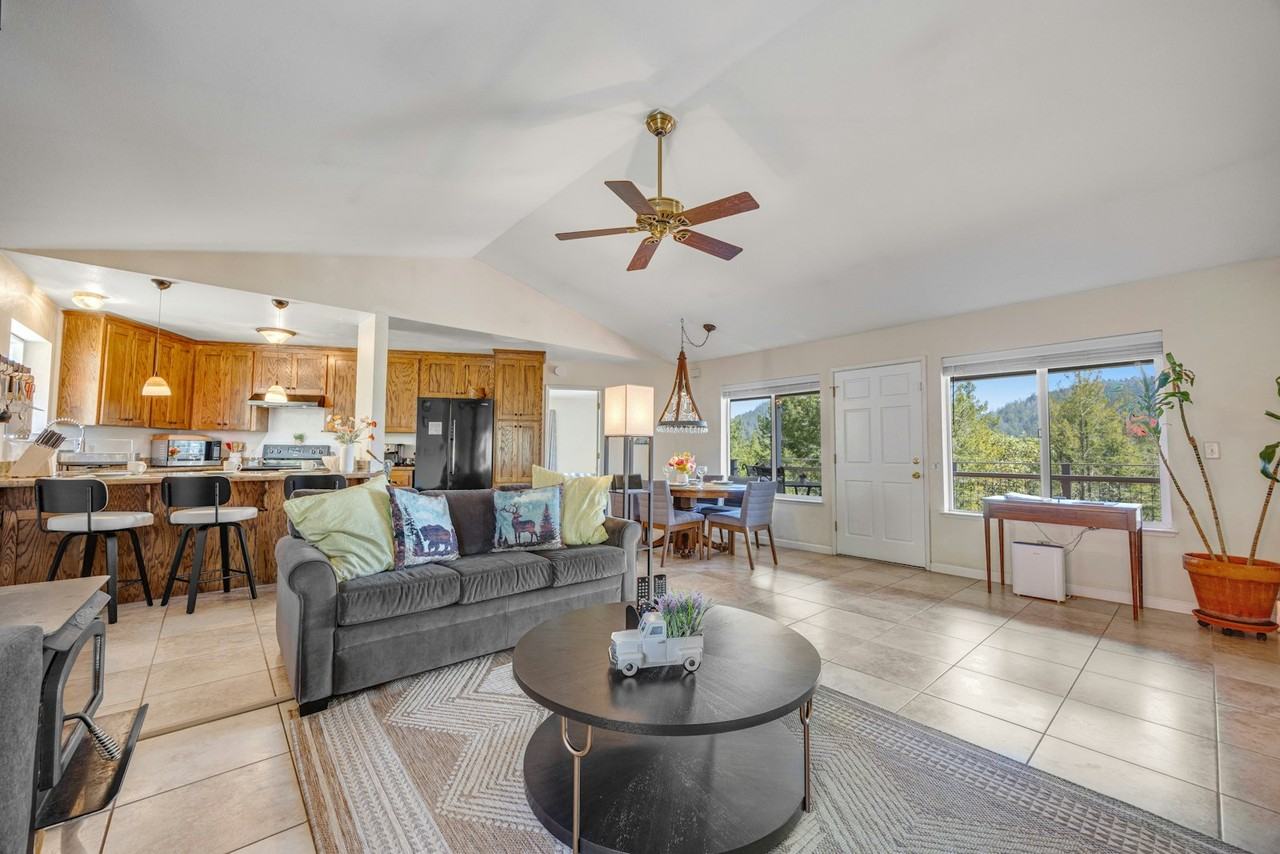 323 Bodmer Ln - Photo 4 of 50