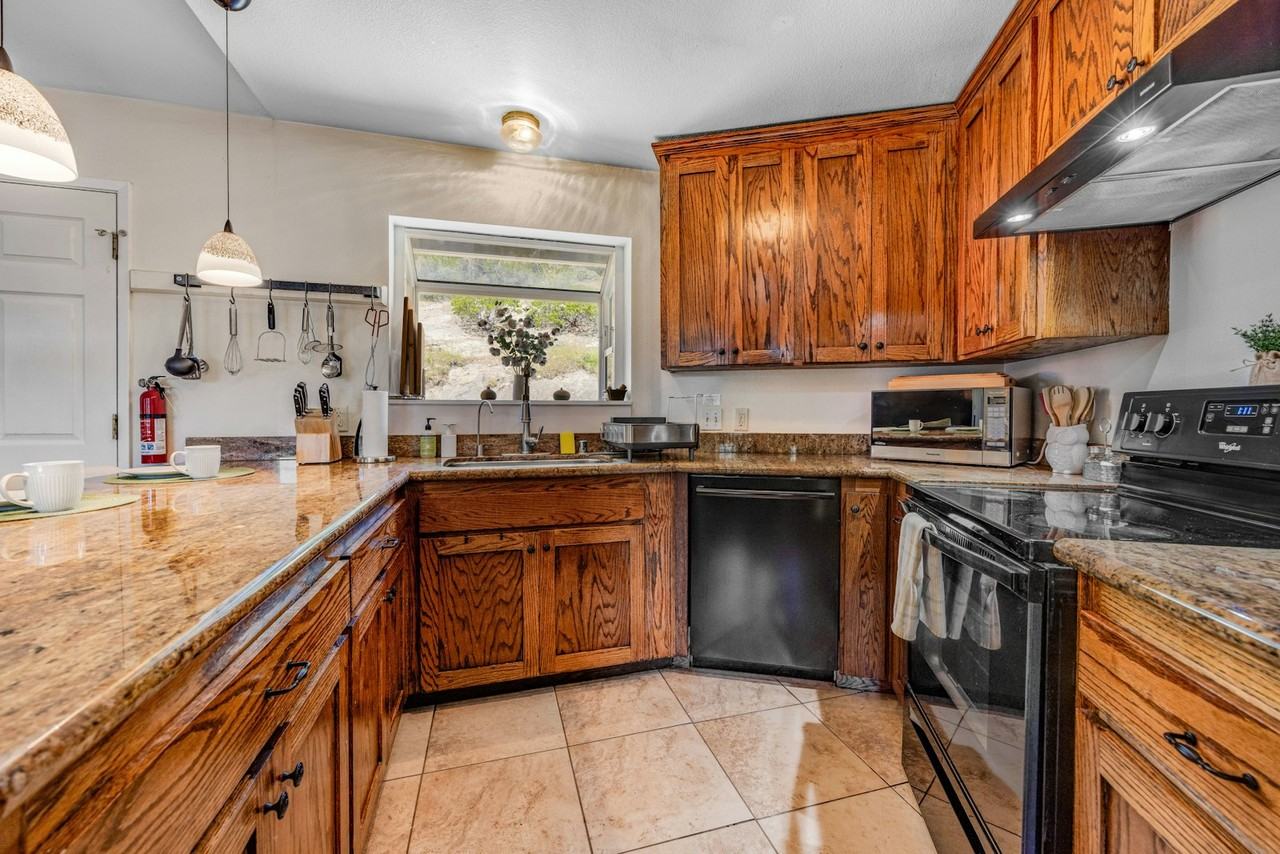 323 Bodmer Ln - Photo 7 of 50