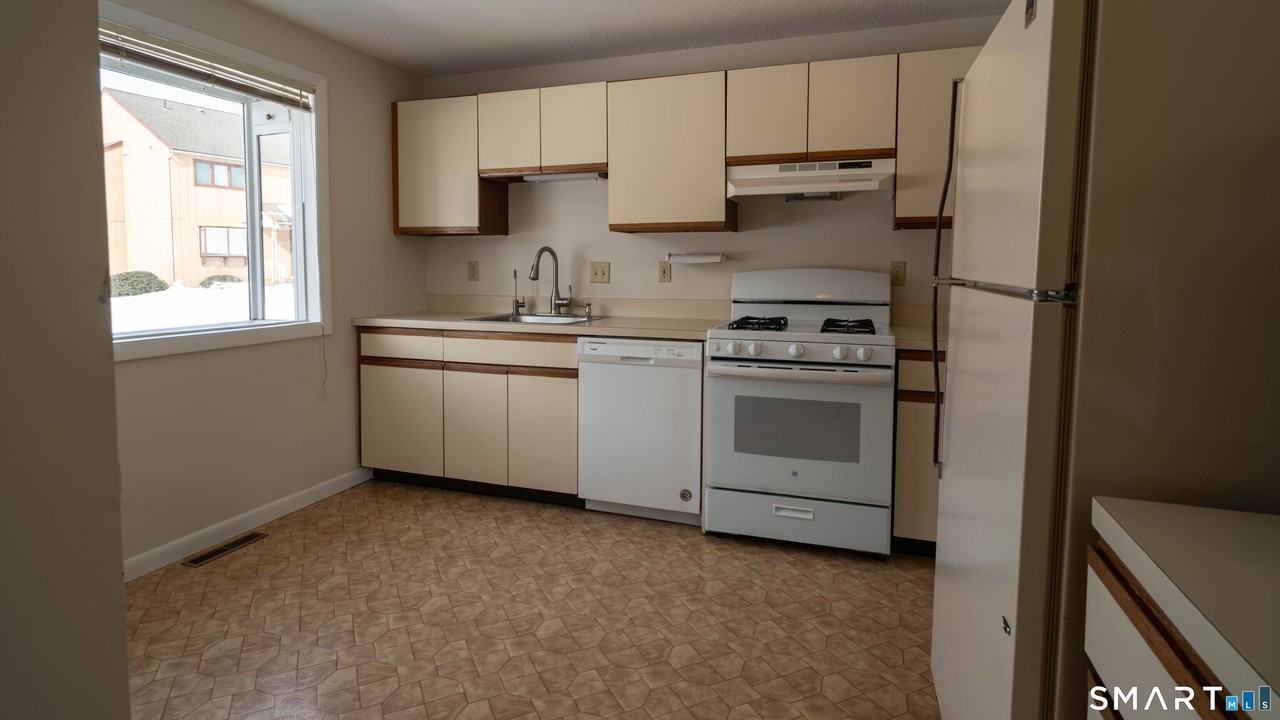 147 Skyview Dr Unit 147 #147 - Photo 6 of 20