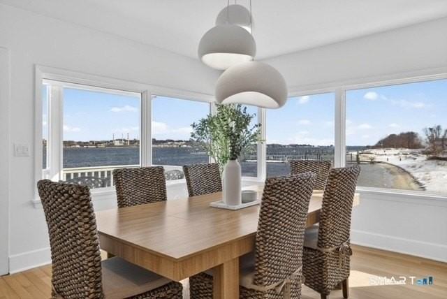 352 Pequot Ave - Photo 7 of 27