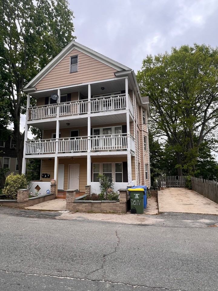 337 Wilson St 2nd Fl #2ndFL - Photo 2 of 19