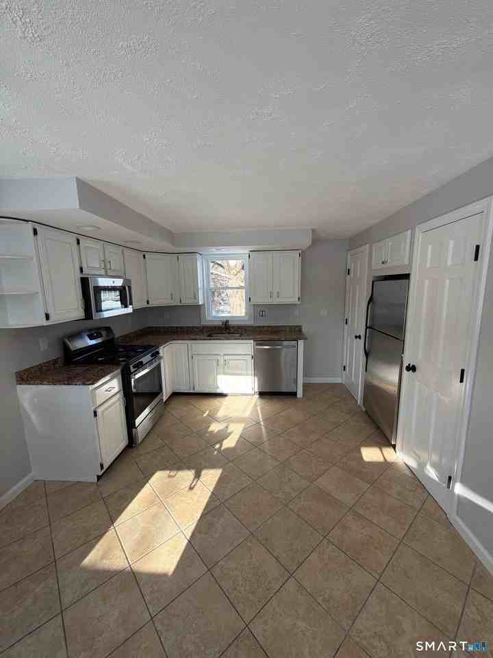 610 Ives Row - Photo 6 of 23