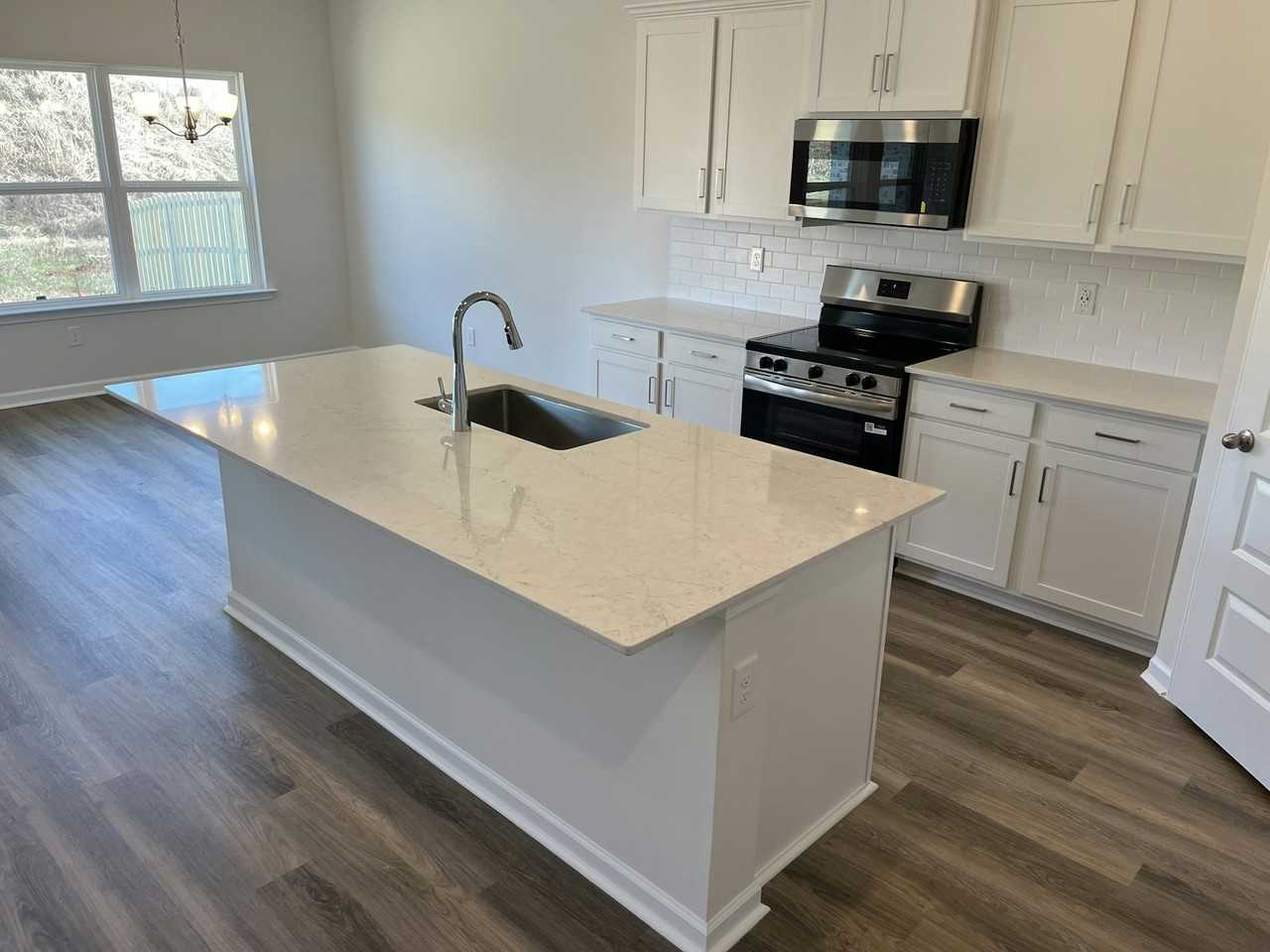 119 Legend Drive - Photo 2 of 14