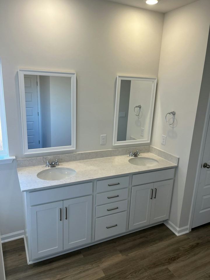 119 Legend Drive - Photo 3 of 14