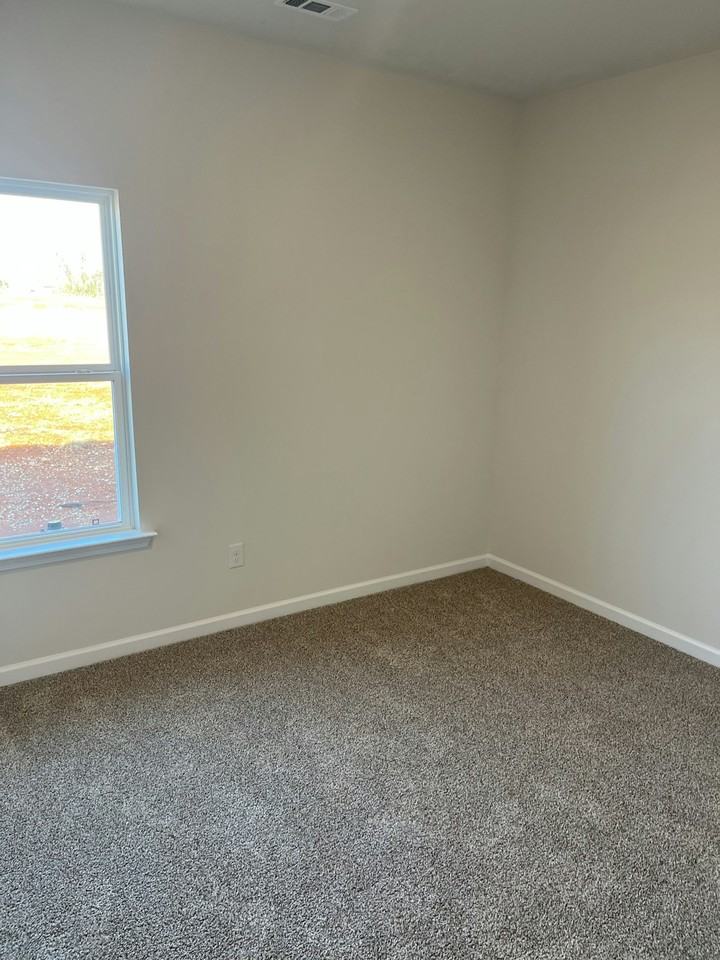 119 Legend Drive - Photo 5 of 14