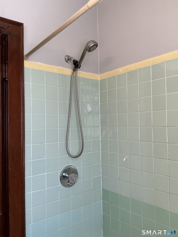 10 Erin St Apt 2nd #2ndFL - Photo 5 of 18