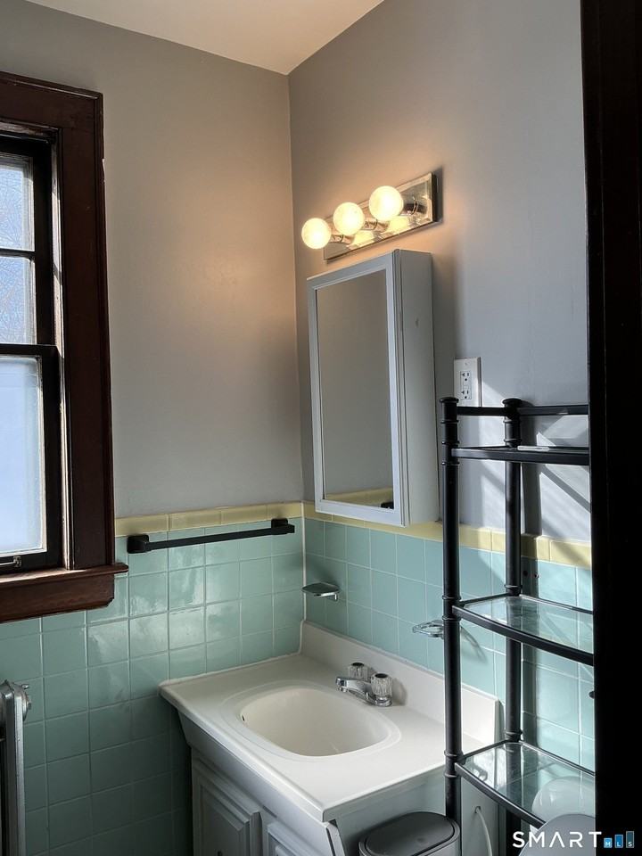 10 Erin St Apt 2nd #2ndFL - Photo 6 of 18