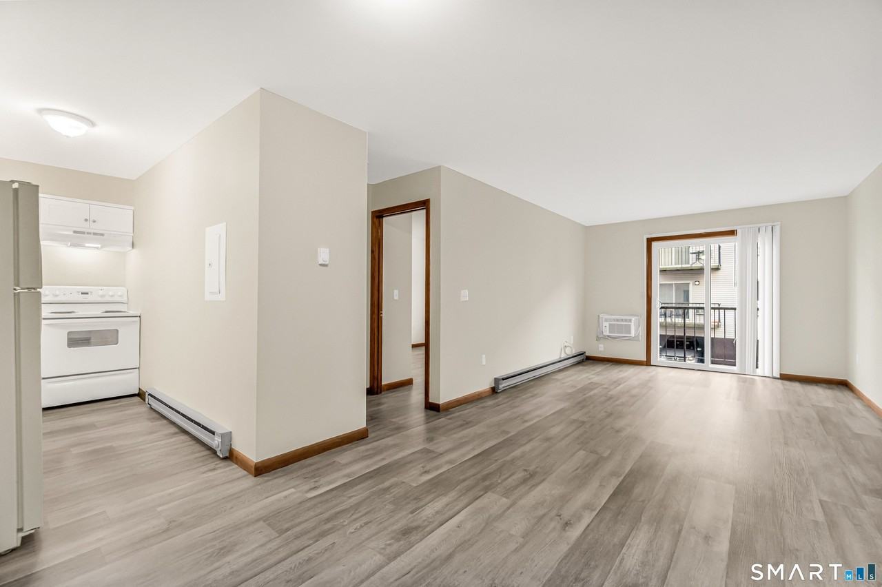 115 Short Beach Rd Unit 103 #103 - Photo 4 of 17