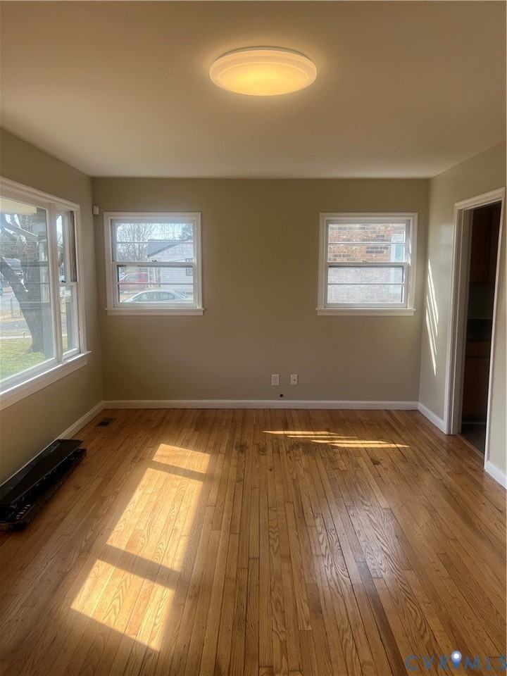 809 Fort Henry St - Photo 5 of 18