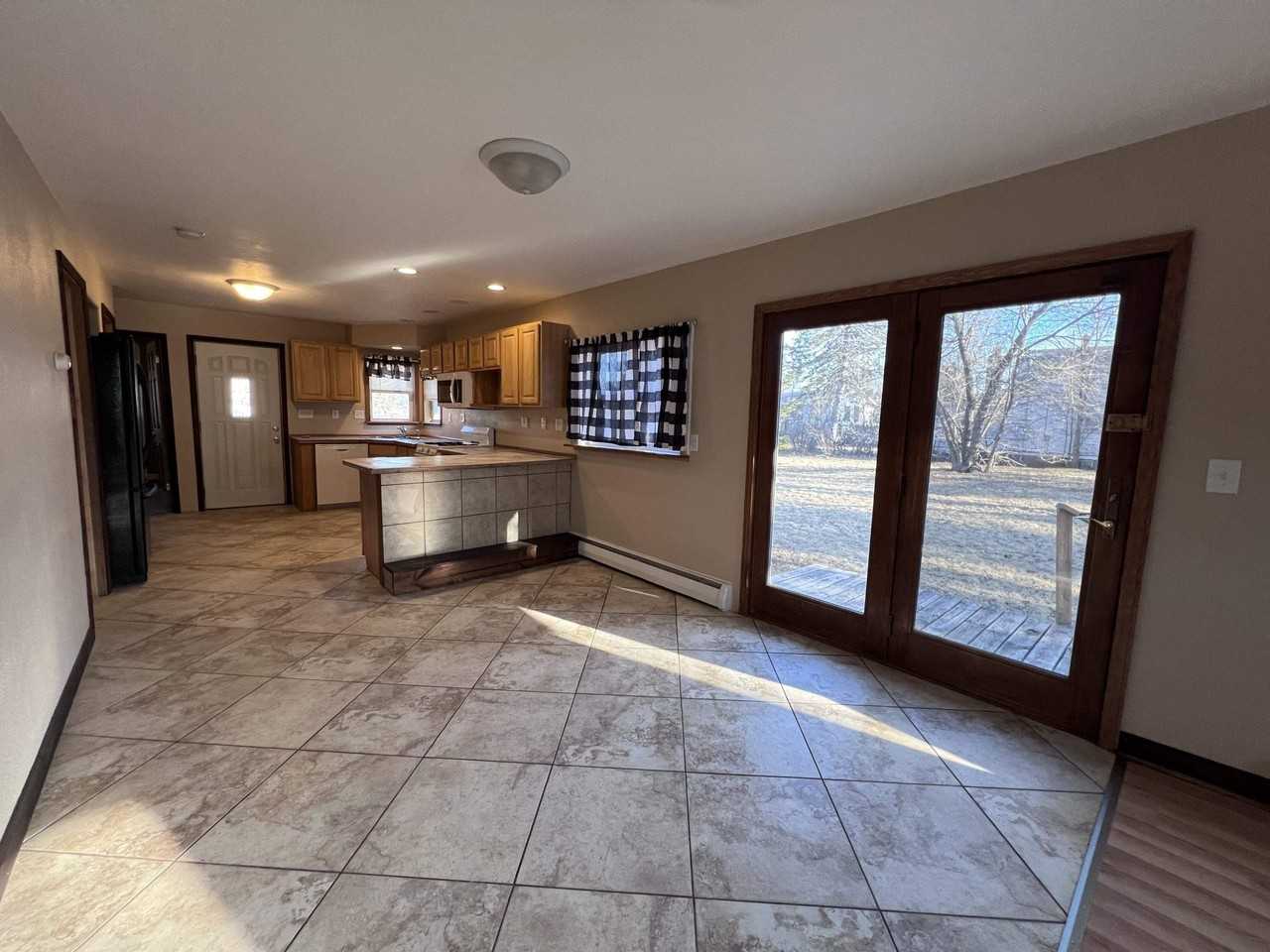 1014 Clough Ave - Photo 2 of 14