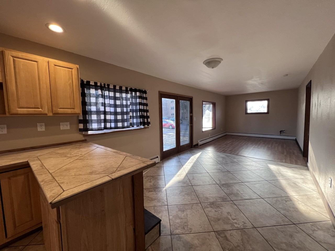 1014 Clough Ave - Photo 4 of 14