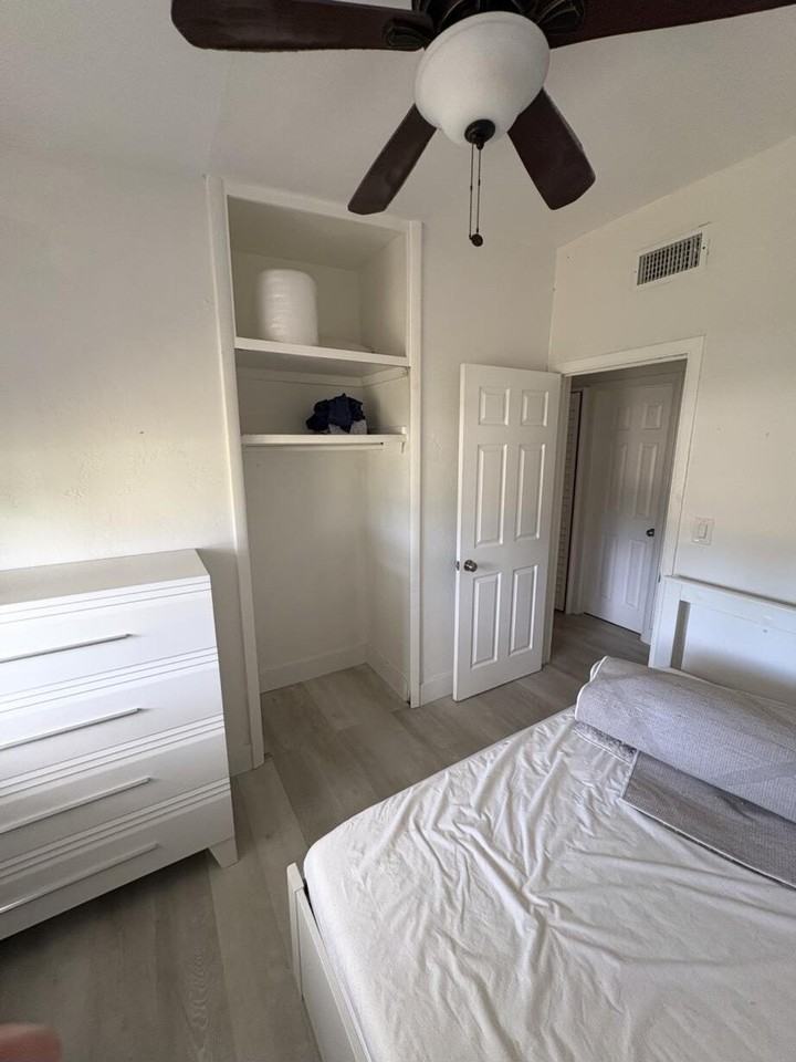 1816 Ne 49th St - Photo 4 of 11