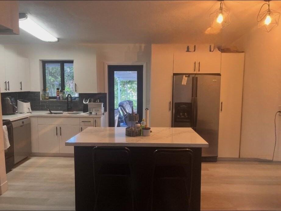 1816 Ne 49th St - Photo 6 of 11