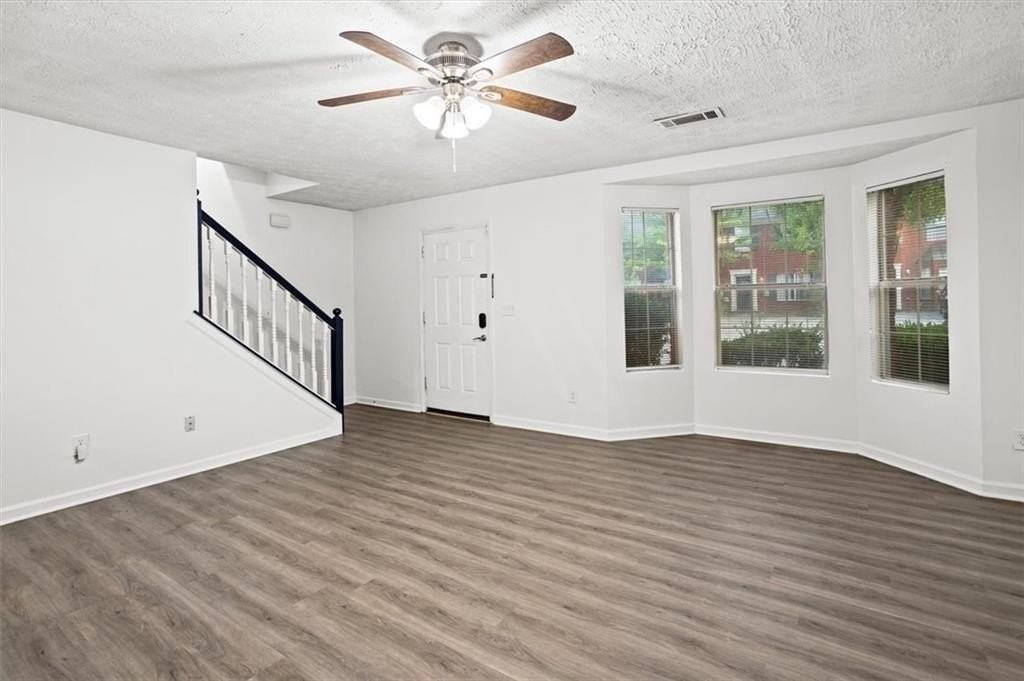 5812 Wind Gate Ln - Photo 4 of 8