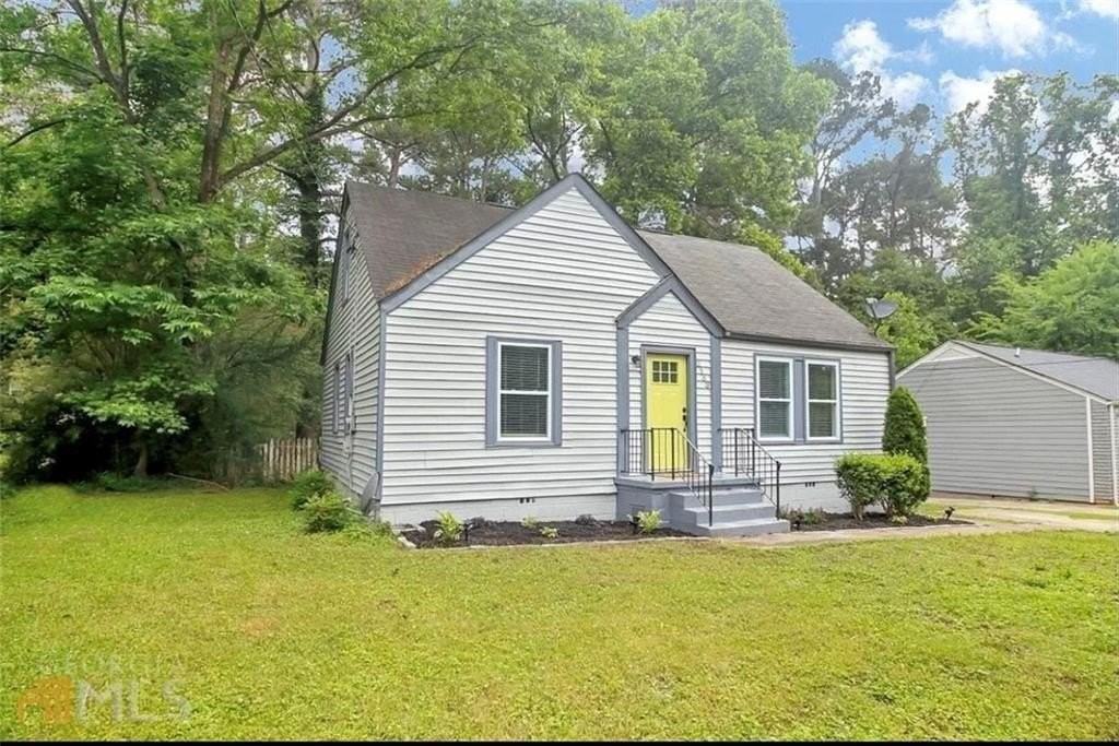 2133 Pinehurst Dr - Photo 2 of 14