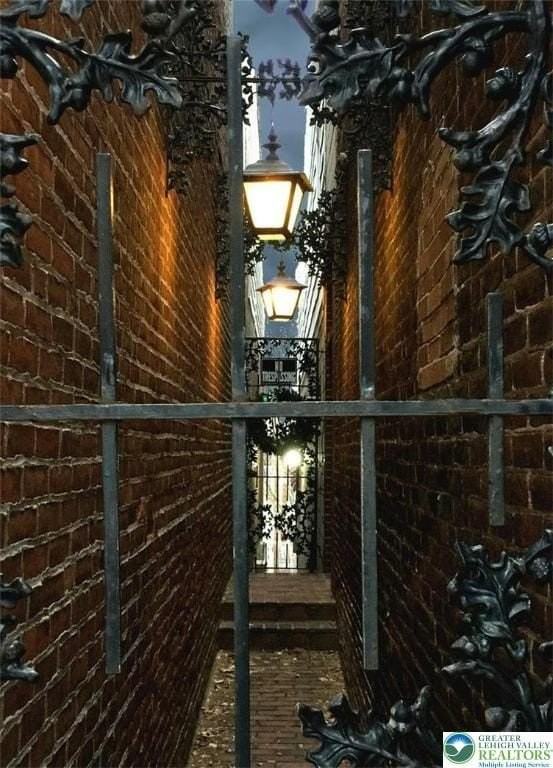 606 W Broad St #F - Photo 2 of 23