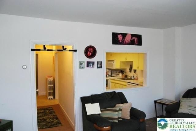 606 W Broad St #F - Photo 7 of 23