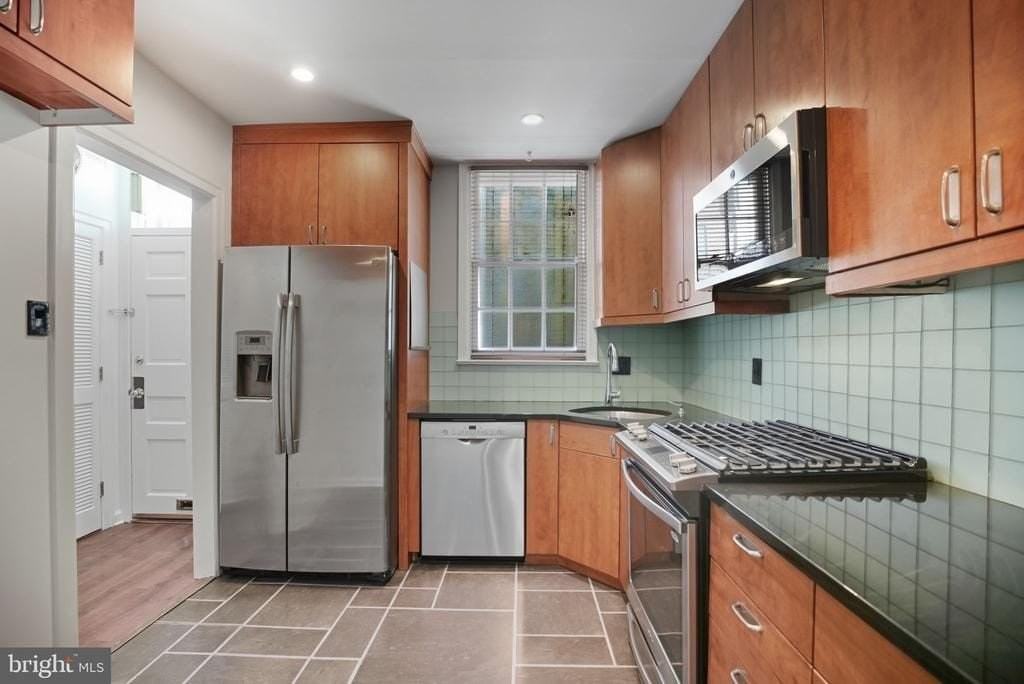 275 S 3rd St - Photo 3 of 17