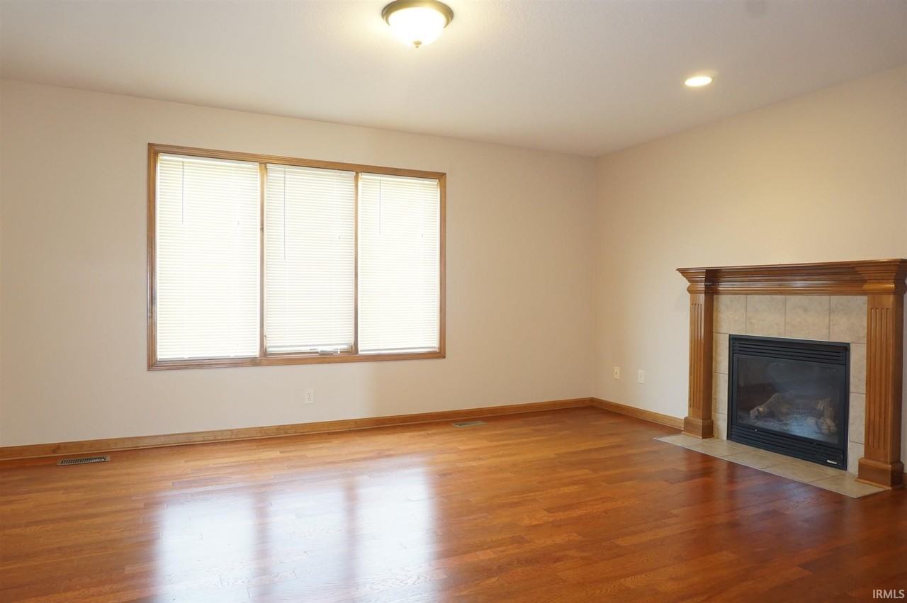 12426 Cliff View Ct - Photo 5 of 25